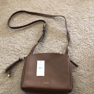 Ladies crossbody bag.